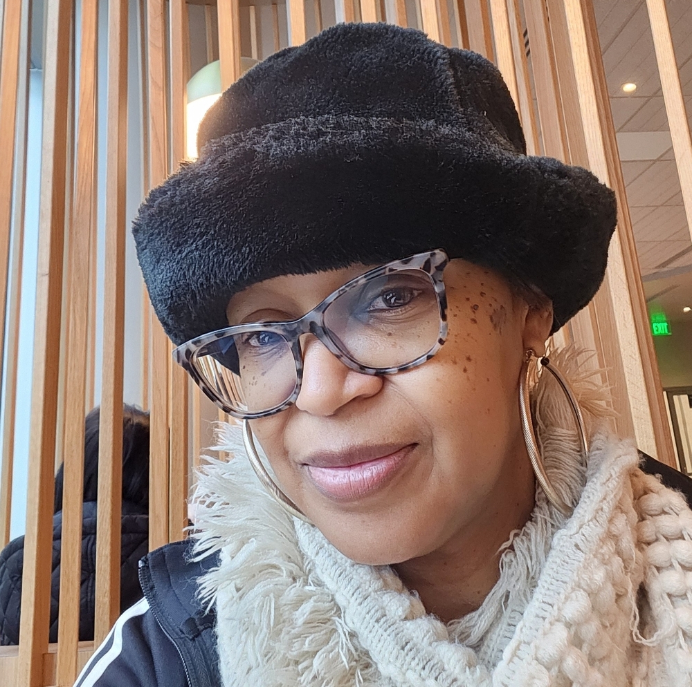 Meet your Posher, Pamela d